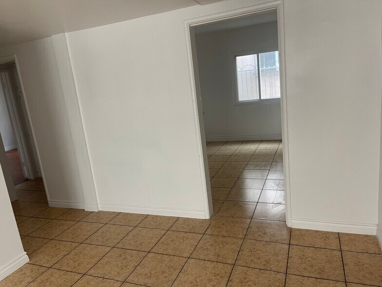 Building Photo - 10226 Woodworth Ave