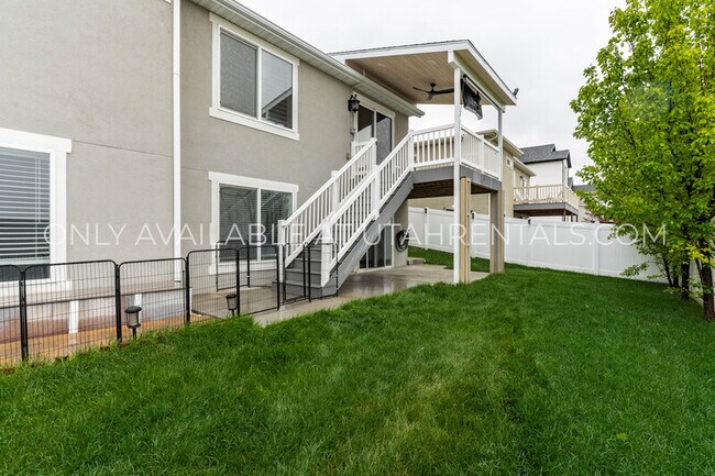 Building Photo - 4143 N Fairfield Dr