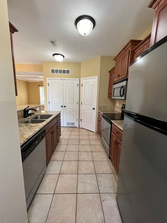 Building Photo - Olivia Farms Subdivision