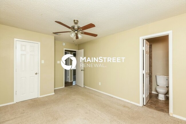Building Photo - 6407 Woods Edge Dr