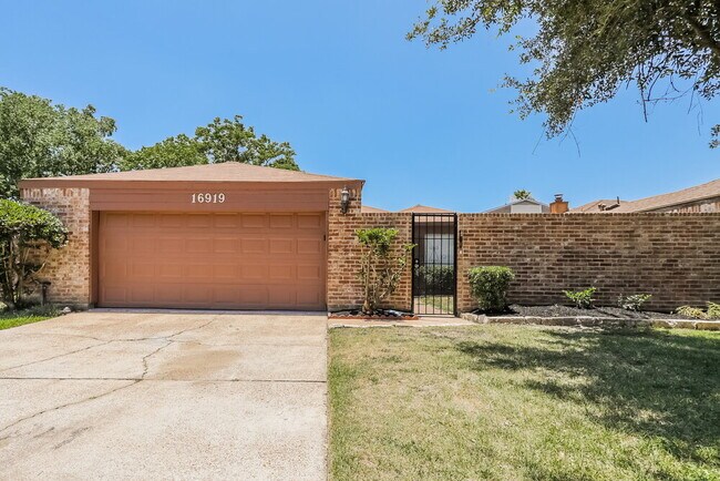 Primary Photo - 16919 Amidon Dr