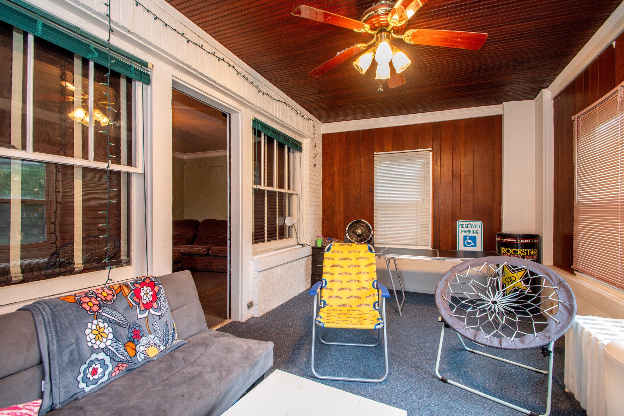 Building Photo - 1411 W Barker Ave