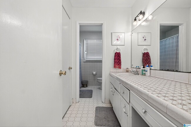 Building Photo - 1112 Blue Ridge Blvd