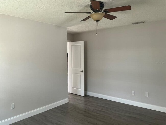 Building Photo - 3177 Whispering Dr S