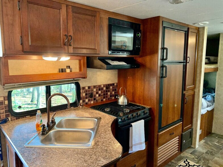 Building Photo - 615 Tall Oaks Rd