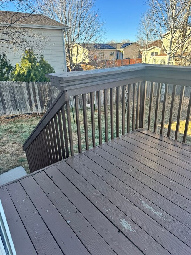 Building Photo - Charming 5 Bedroom