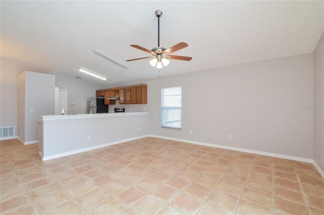 Building Photo - 528 Finch Ct