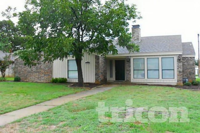 Building Photo - 5711 Calumet Dr
