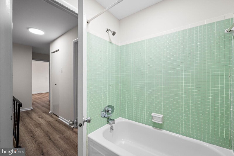 Building Photo - 1518 Manley Rd