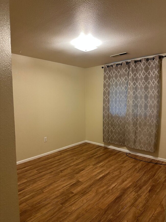 Building Photo - Charming 3 Bedroom, 2 Bath Home in Ashland!