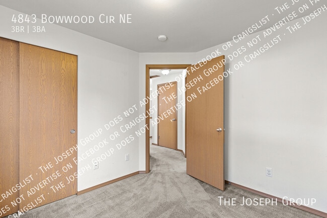 Building Photo - 4843 Bowwood Cir NE