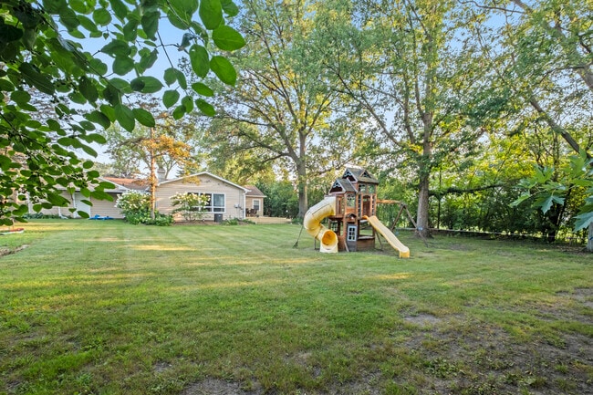 Building Photo - 3952 Oak Ave