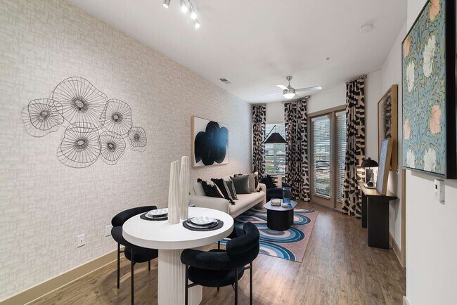 Building Photo - Cortland Galleria