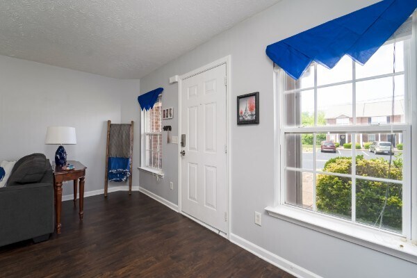 Building Photo - 323 Stewarts Landing Cir