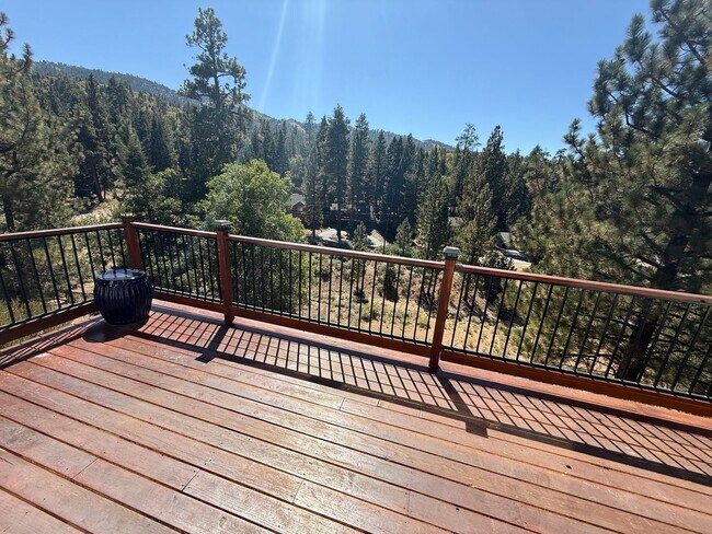 Building Photo - Stunning 4-Bedroom Home with Amazing Views, EV Charger & Solar in Big Bear!
