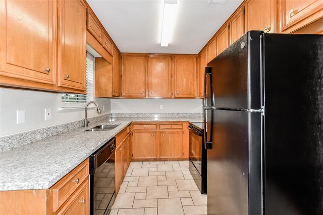 Building Photo - 710 Adams Dr