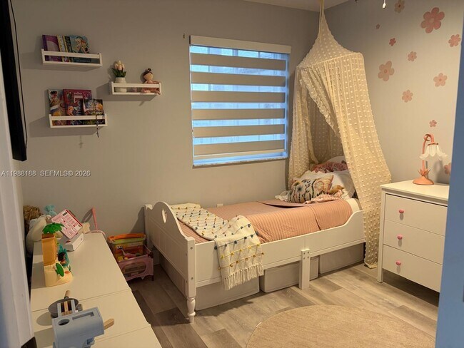 Building Photo - 14113 SW 120th Ct