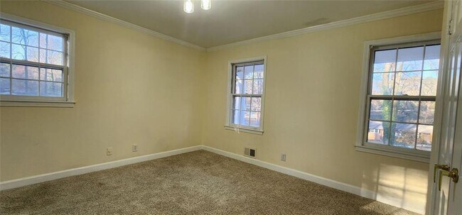 Building Photo - 2349 Valley Way