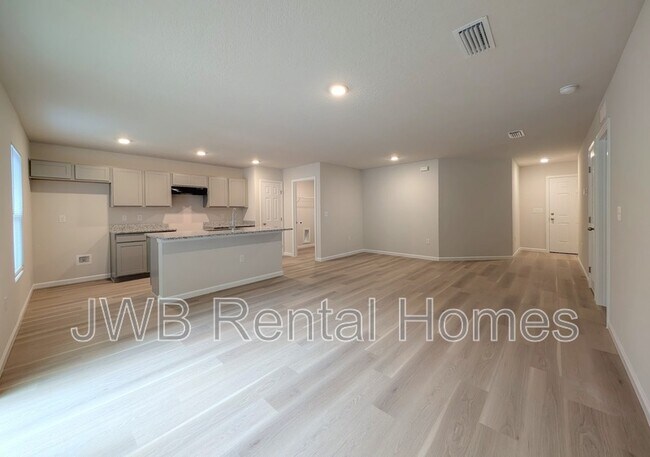 Building Photo - 1667 Helena St