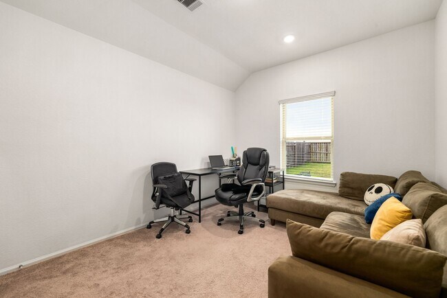 Building Photo - 26611 Daylily Grove St