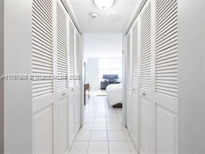 Building Photo - 500 Bayview Dr