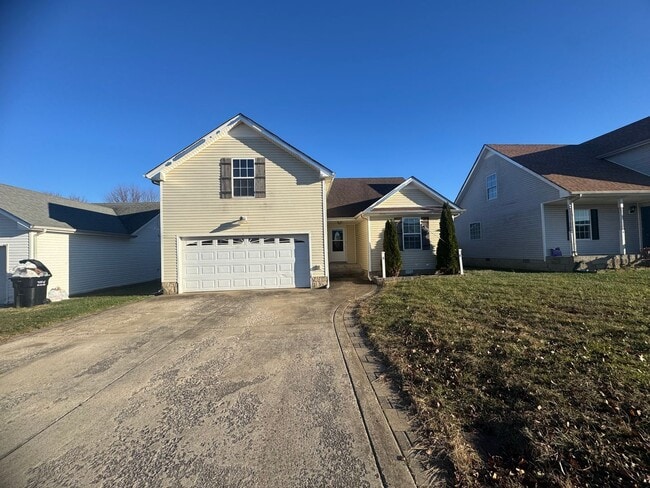 Building Photo - Beautiful Single Family Home in Clarksville