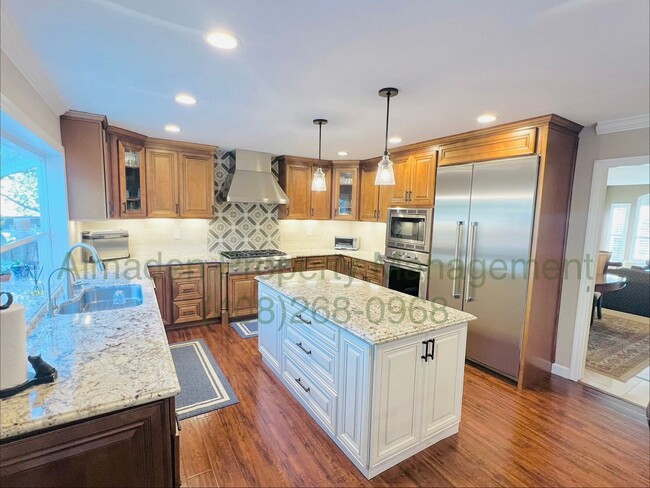Building Photo - 7000 Sterling Gate Ct