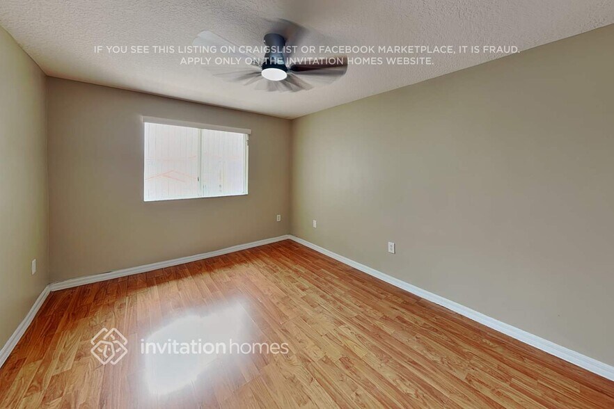 Building Photo - 5927 SW 163rd Ave