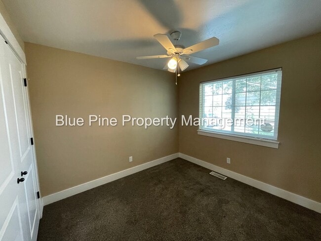 Building Photo - 3930 E Vision Dr