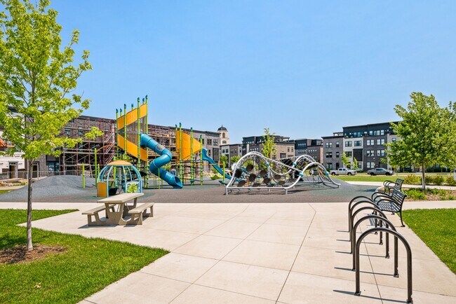 Building Photo - 848 Woodlawn Ave