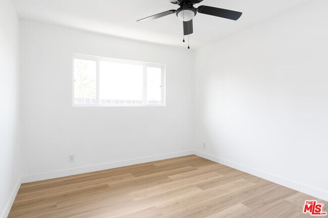 Building Photo - 1020 Larker Ave