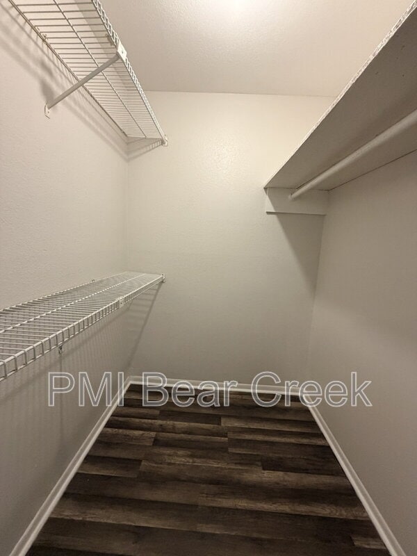 Building Photo - 3045 Walnut Bend Ln