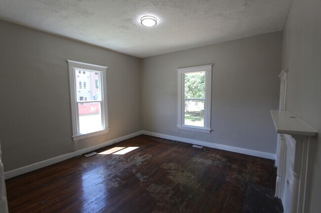 Building Photo - 215 Stewart Ave