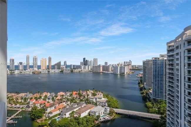 Building Photo - 7000 Island Blvd