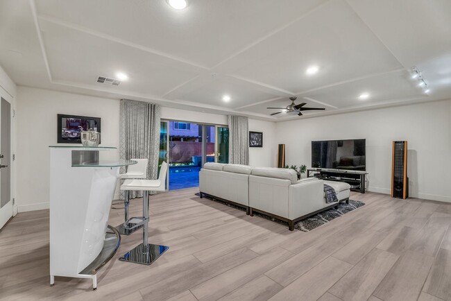 Building Photo - Las Vegas Luxury, Contemporary Furnished H...