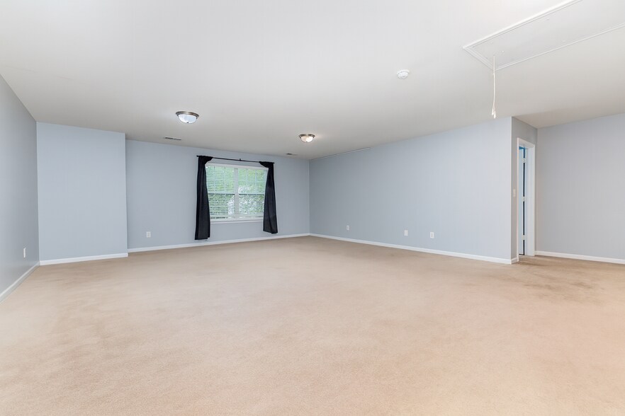 Building Photo - 9702 Pond Vista Ct