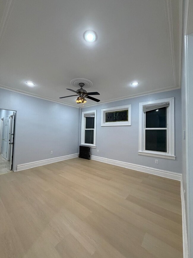 Building Photo - 154 W 33rd St