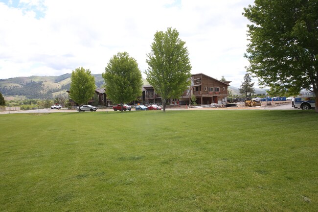 Building Photo - 6269 Pinyon Way