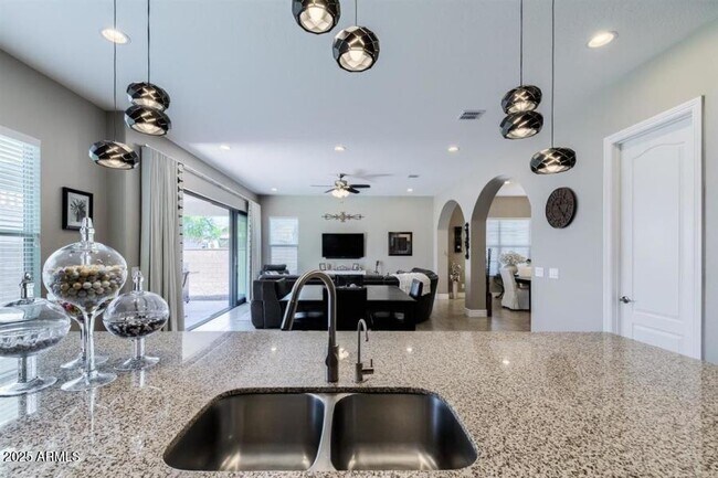 Building Photo - 5104 S Salk Ln