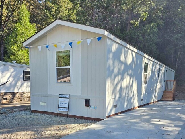 Primary Photo - 824 S 1st St