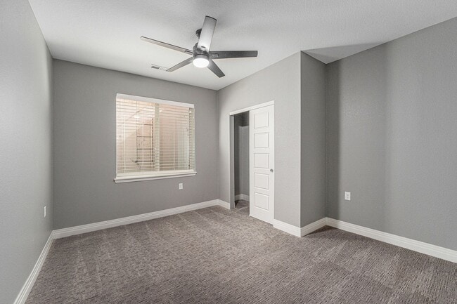 Building Photo - 3 bed/3 bath Amazing House close to Stanle...