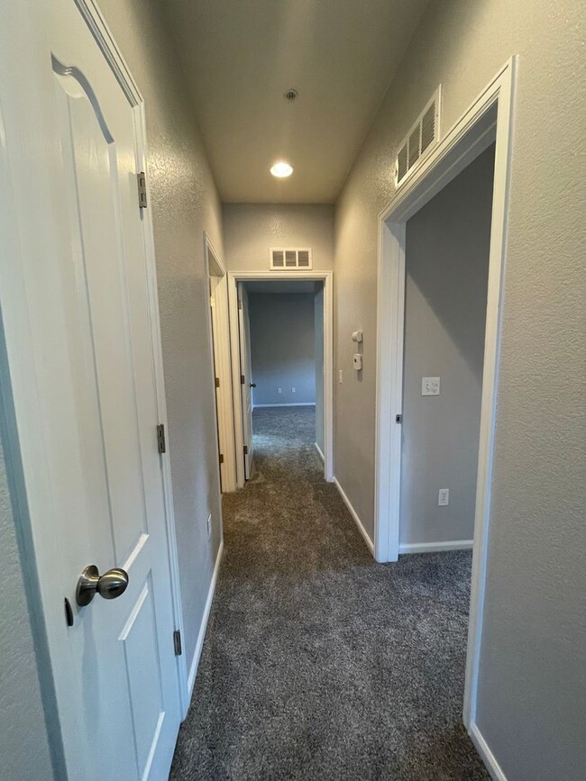 Building Photo - Spacious 2 Bed Condo in Arvada's Maple Lea...