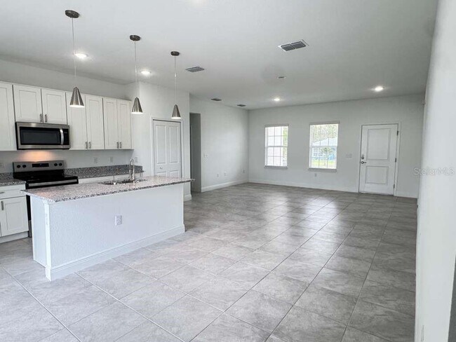 Building Photo - 6142 SW 154th Place Rd