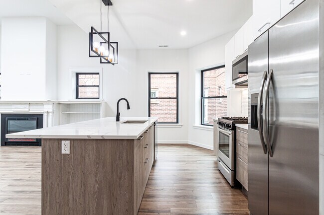 Building Photo - 1426 W Jonquil Terrace