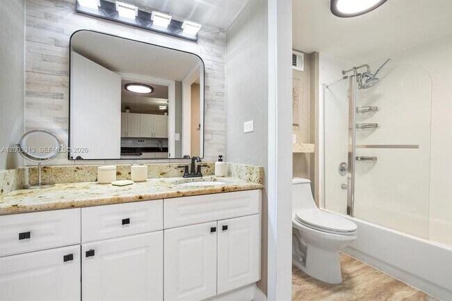 Building Photo - 2301 Collins Ave