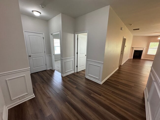 Building Photo - Nice 3/2 house in West Rome- $1,995
