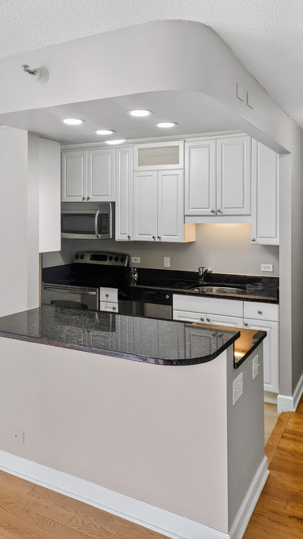 Building Photo - 10 E Ontario St