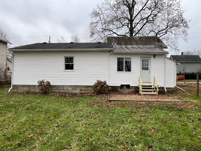 Building Photo - Cute Bungalow Home in Wellington