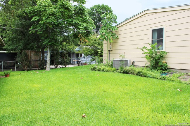 Building Photo - 539 Woodcrest Dr