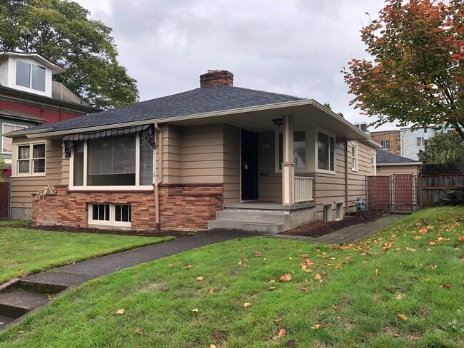 Building Photo - 6436 NE 26th Ave